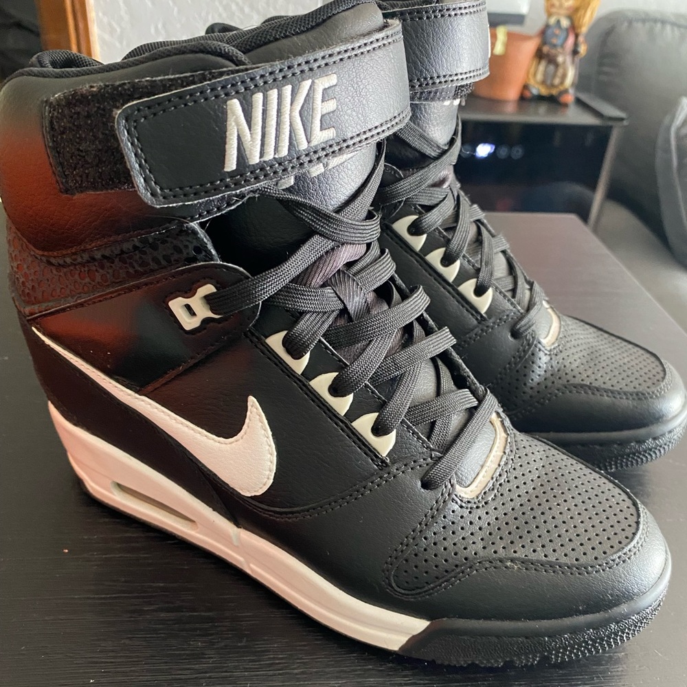 Nike Womens Wedge Sneakers